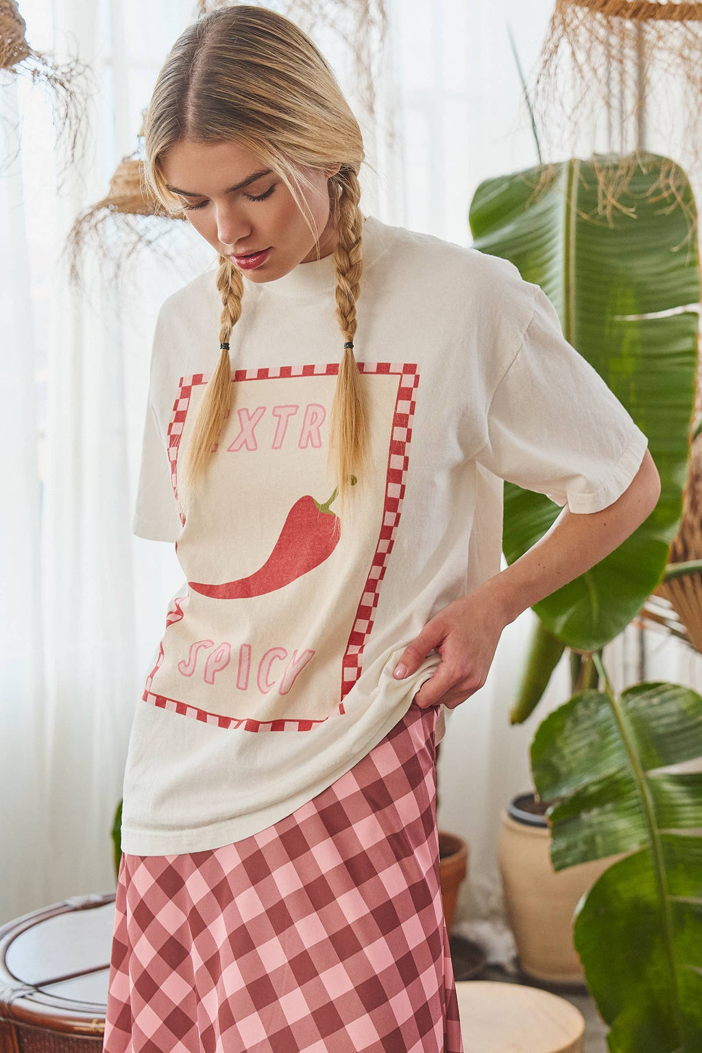 EXTRA SPICY CHILI PEPPER CHECKERBOARD GRAPHIC TEE