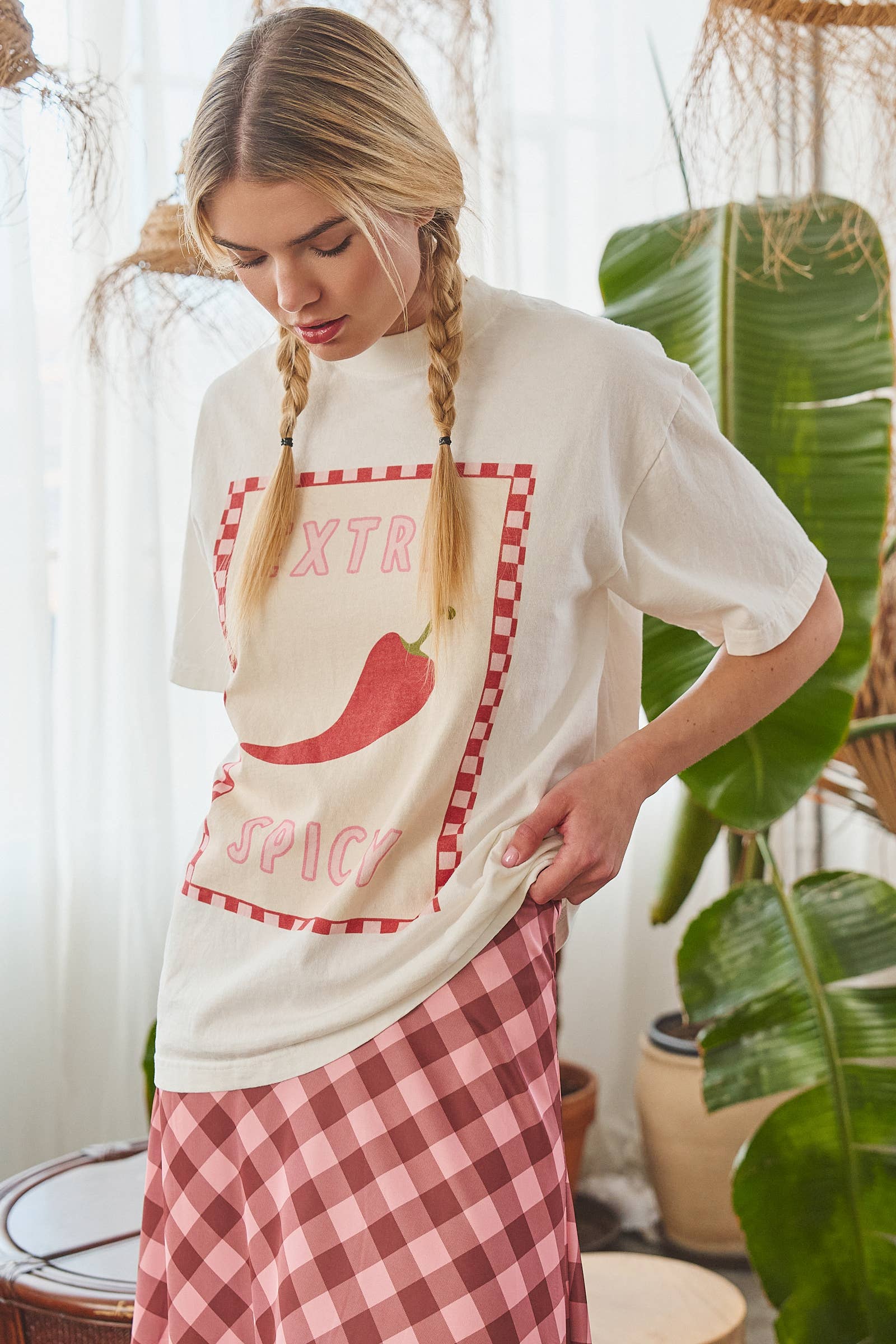 EXTRA SPICY CHILI PEPPER CHECKERBOARD GRAPHIC TEE
