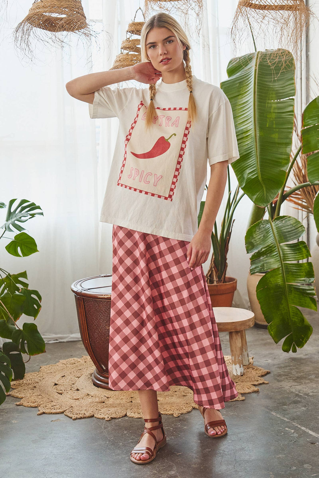 EXTRA SPICY CHILI PEPPER CHECKERBOARD GRAPHIC TEE