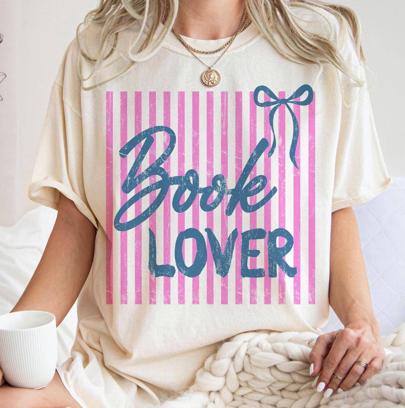Coquette Book Lover T-Shirt